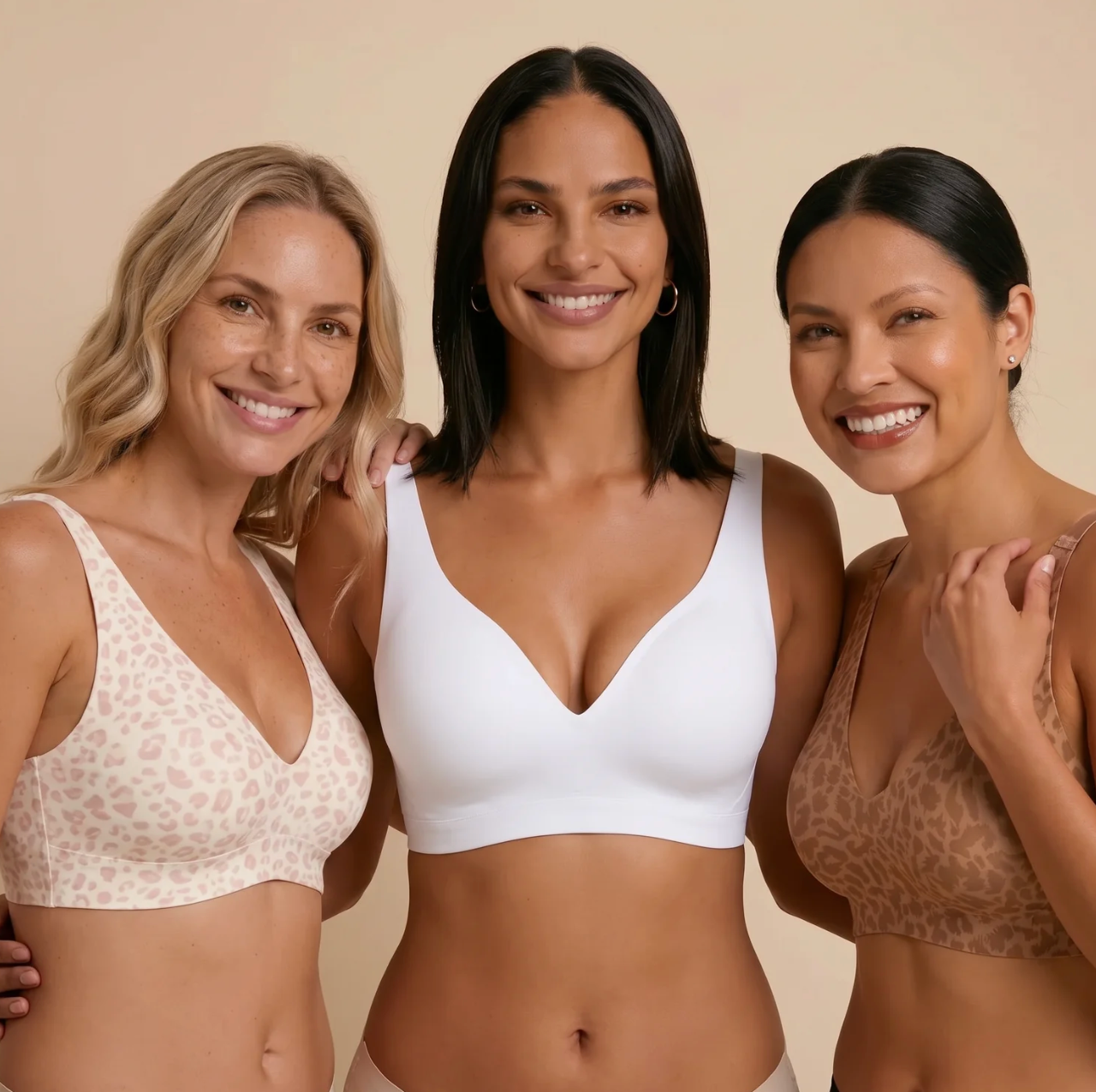 Femme portant un soutien-gorge seconde peau sous un t-shirt blanc